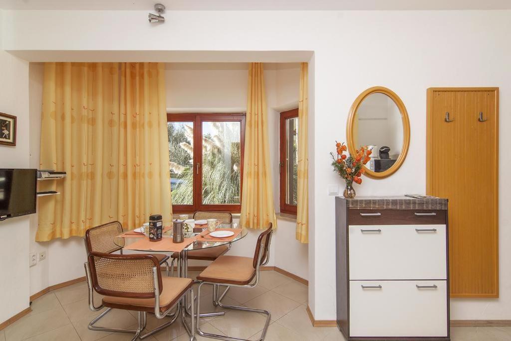 Apartments Caterina Пула Екстериор снимка